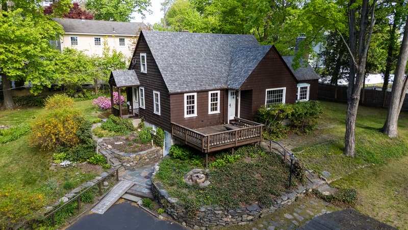 Cowesett Road Listing // Warwick - Warwick, Rhode Island